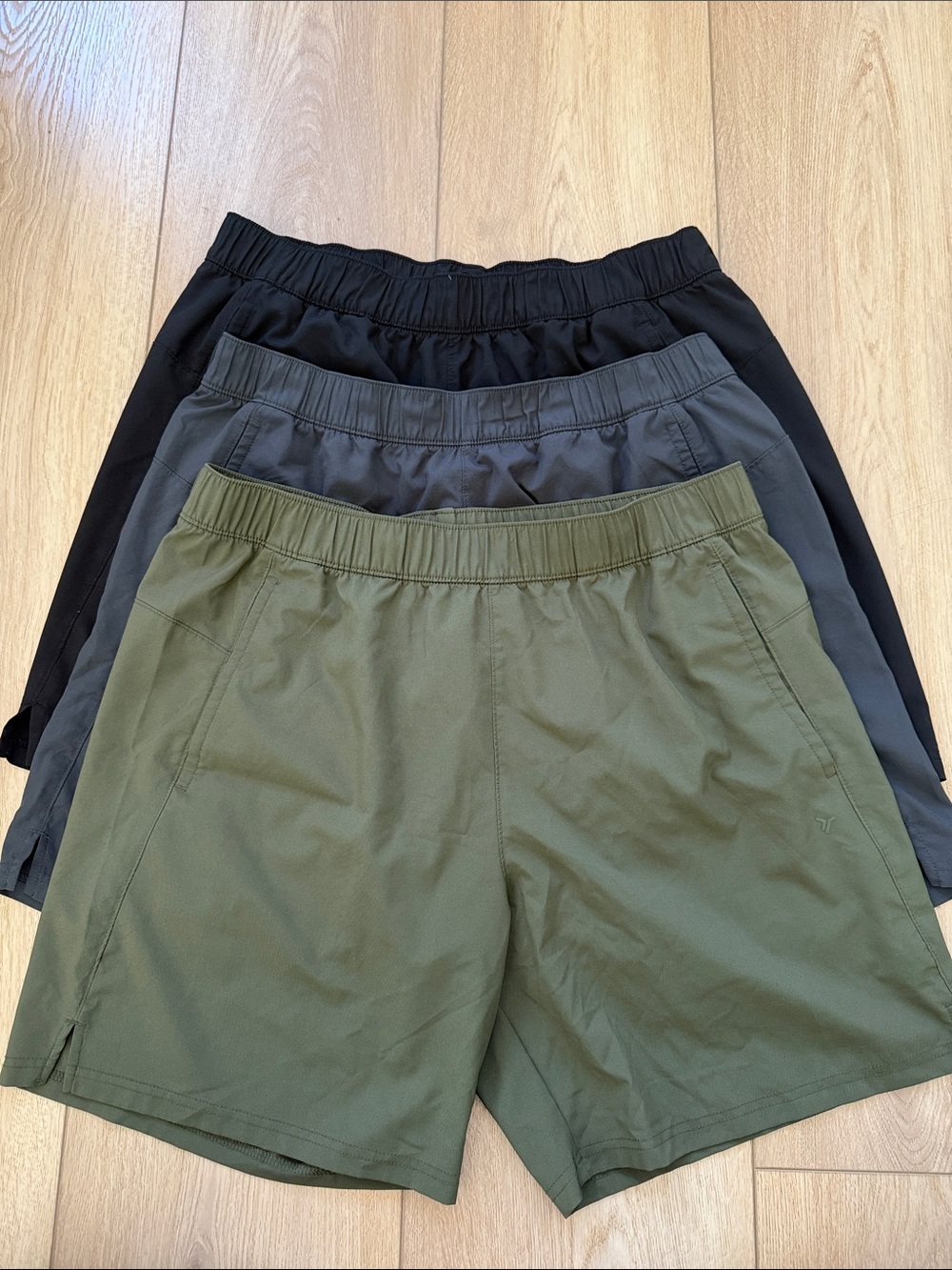 Old Navy Men's Athletic Shorts in Olive, Charcoal, Black Quick Dry Size Large